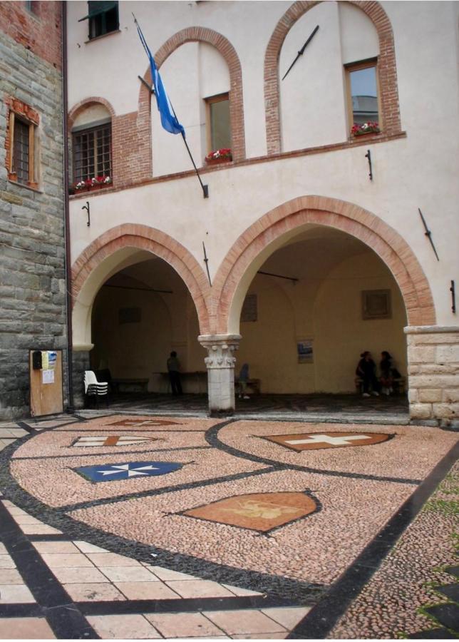 Hostdomus - Casa Ester Noli Kültér fotó