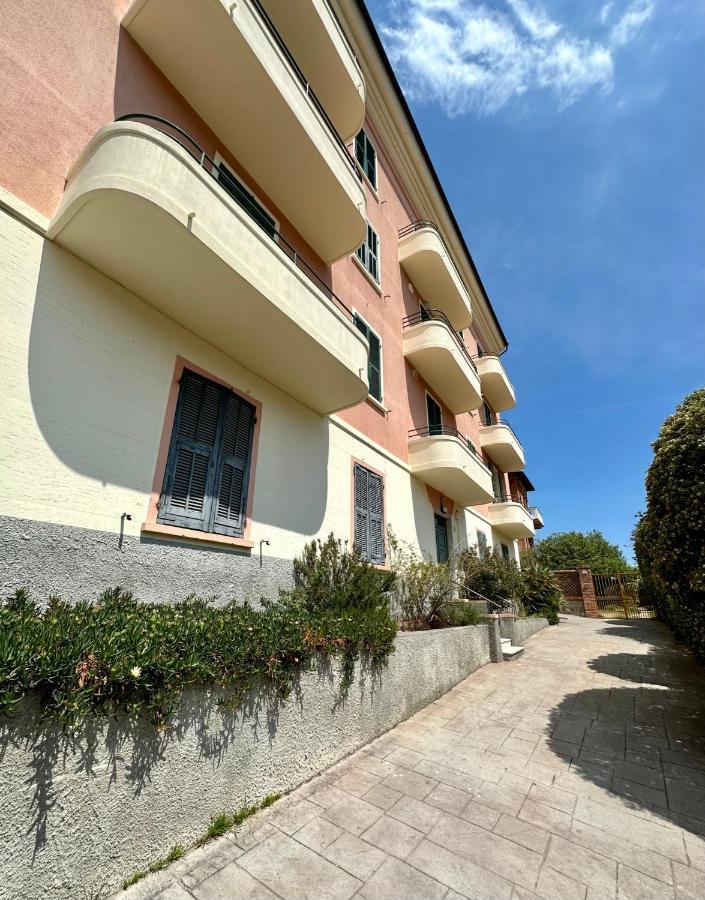 Hostdomus - Casa Ester Noli Kültér fotó